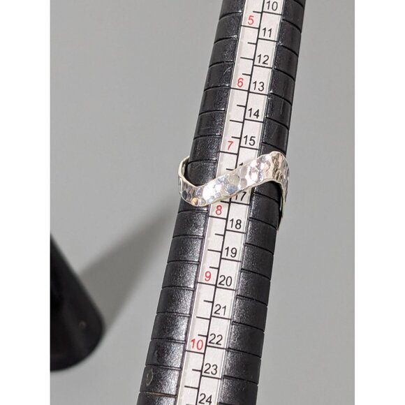 Sterling Silver 925 Hammered Asymmetrical V Shape Ring Size 7.5 - Picture 9 of 9